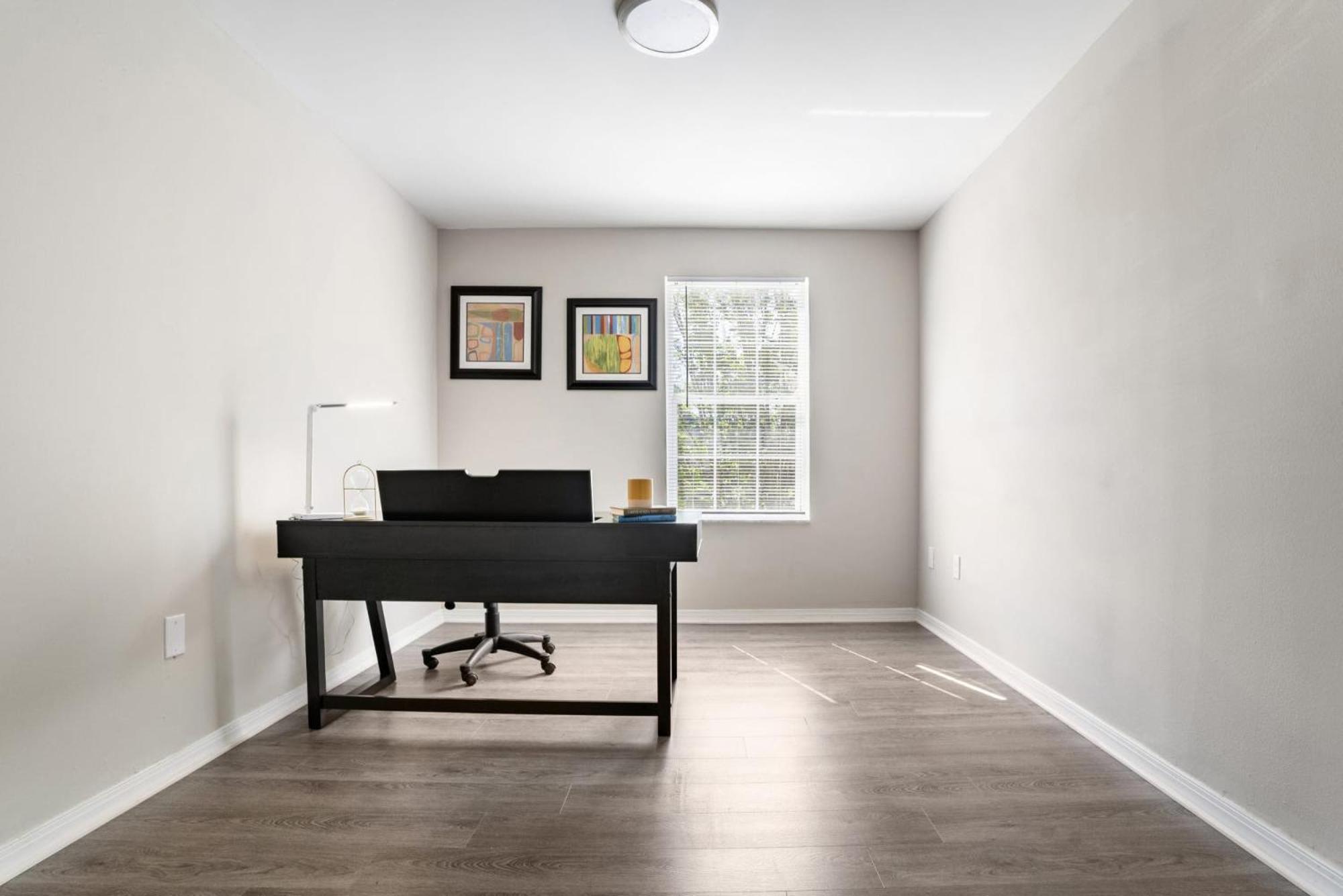 One Bedroom Apartment Near Downtown Ρόλι Εξωτερικό φωτογραφία