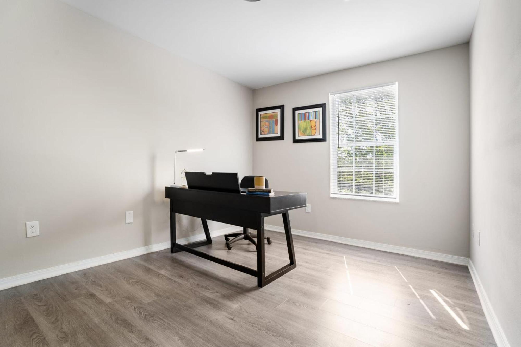 One Bedroom Apartment Near Downtown Ρόλι Εξωτερικό φωτογραφία